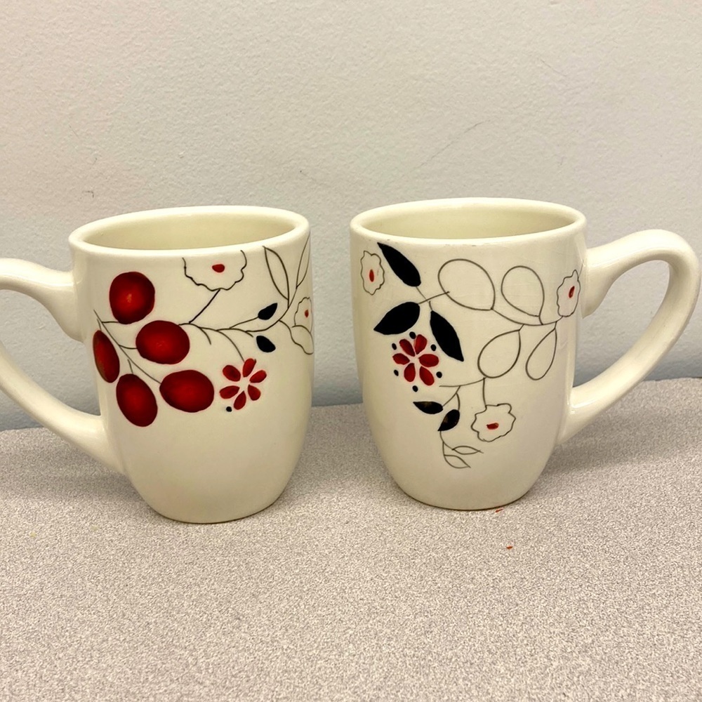SET of 2 Laurie Gates mugs 10 ounce